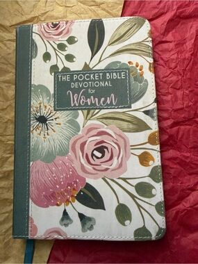 The Pocket Bible Devotional for Women - Floral Cover (Pink & Green)